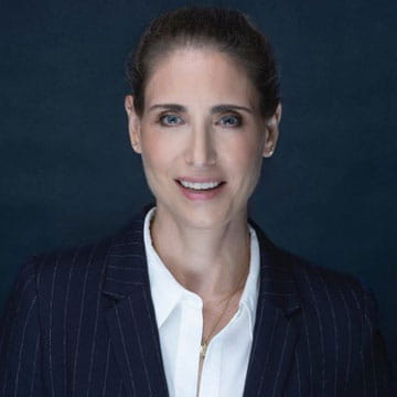 Dafna Gold's Bio Headshot
